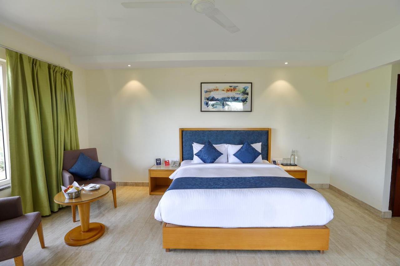 Zip By Spree Hotels Hyde Goa Candolim Eksteriør billede
